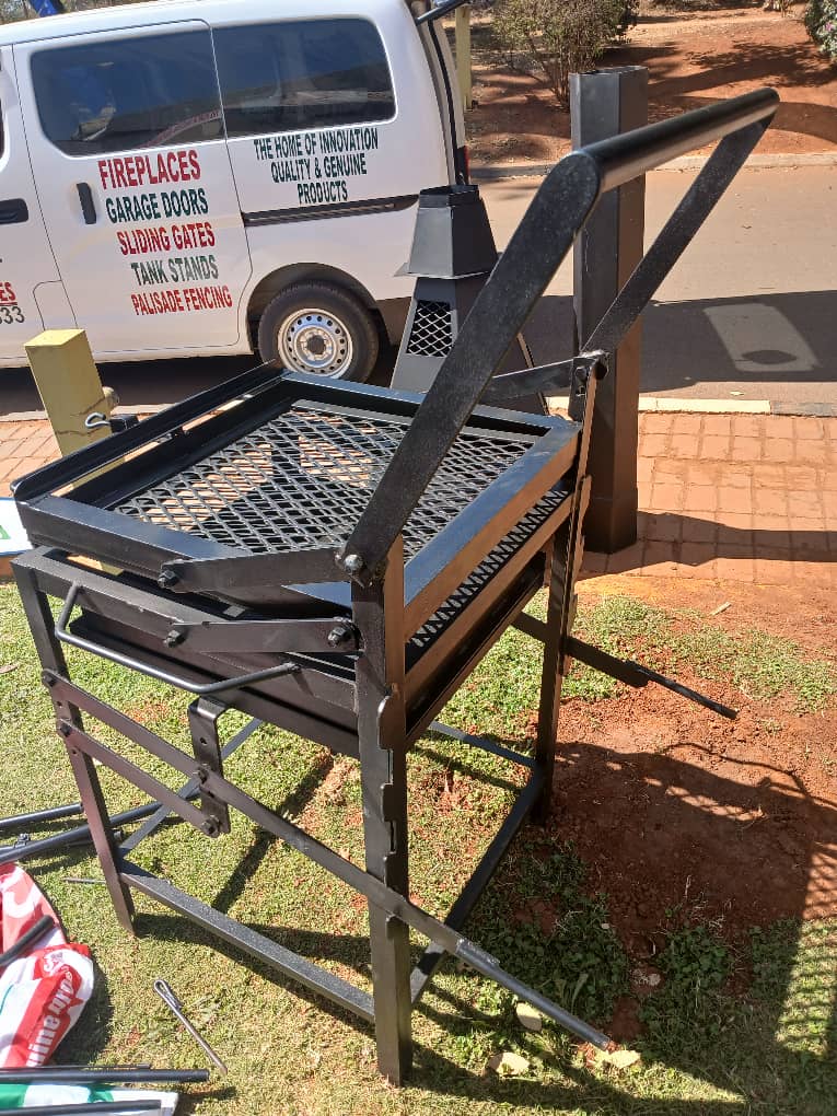 Moushtec Flip-up Braai Stands